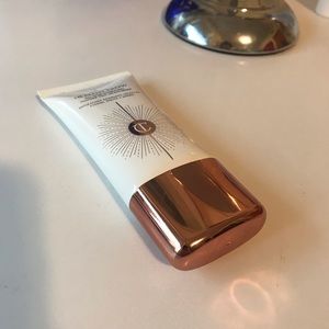 Charlotte Tilbury healthy glow tinted moisturizer